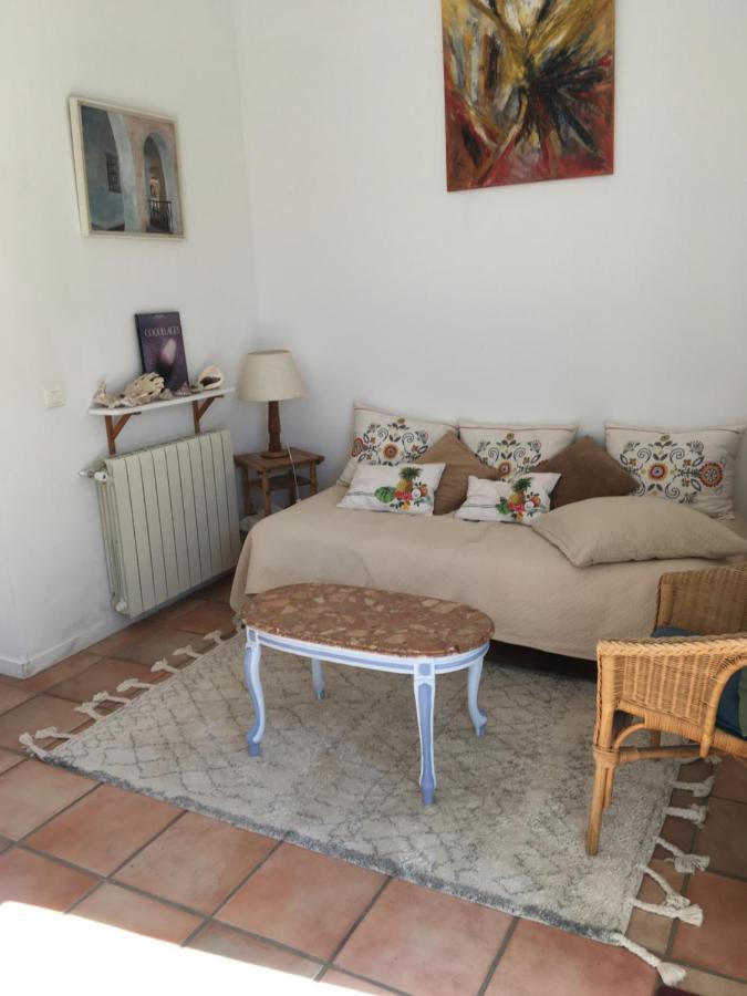 Bed and Breakfast La Tangana Rognes Екстер'єр фото