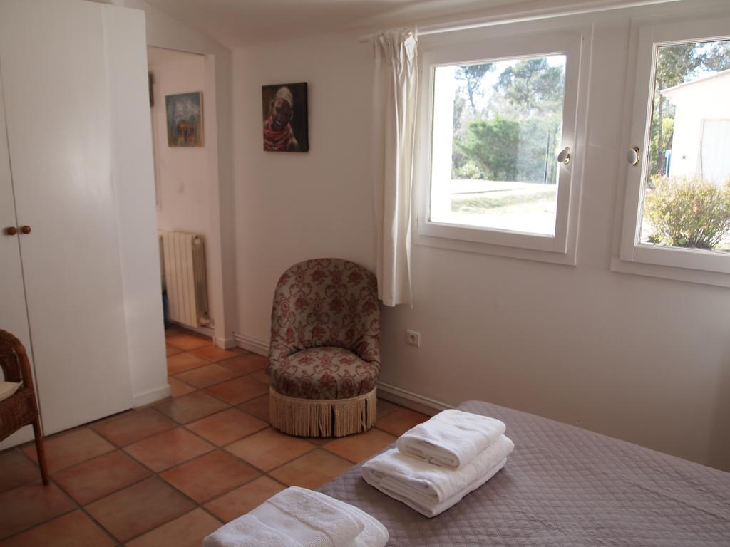 Bed and Breakfast La Tangana Rognes Екстер'єр фото
