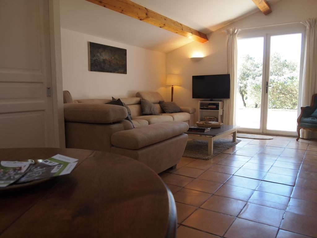 Bed and Breakfast La Tangana Rognes Екстер'єр фото